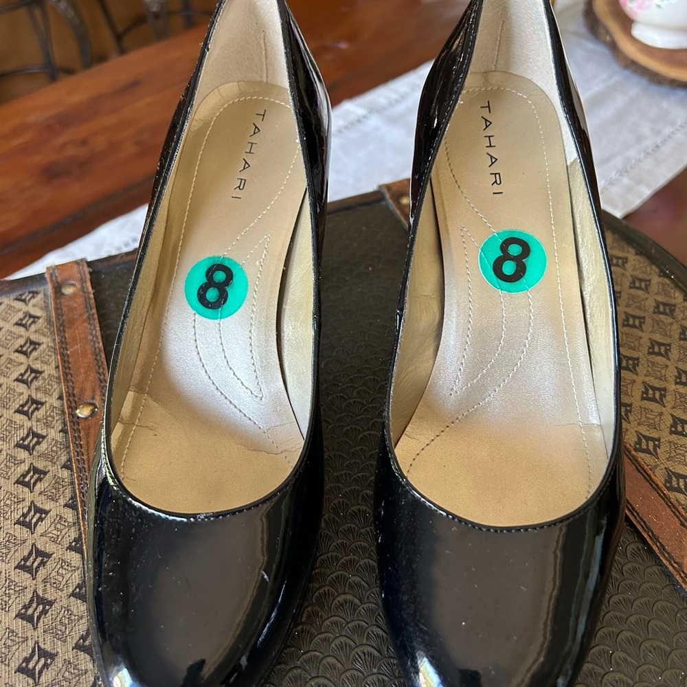 Tahari Black Patent Platform Heels Elegant and Sophisticated